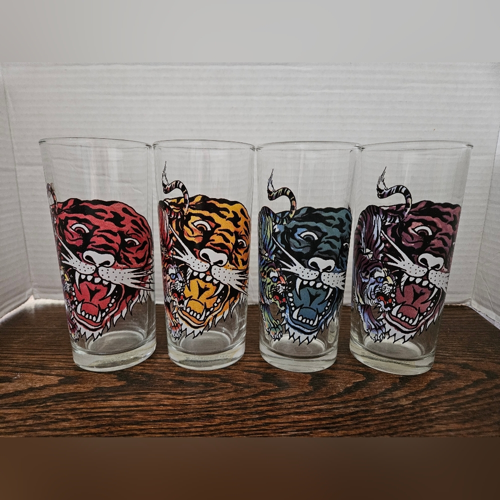 Ed Hardy Set Of 4-12oz Glasses. EUC (BIN18)